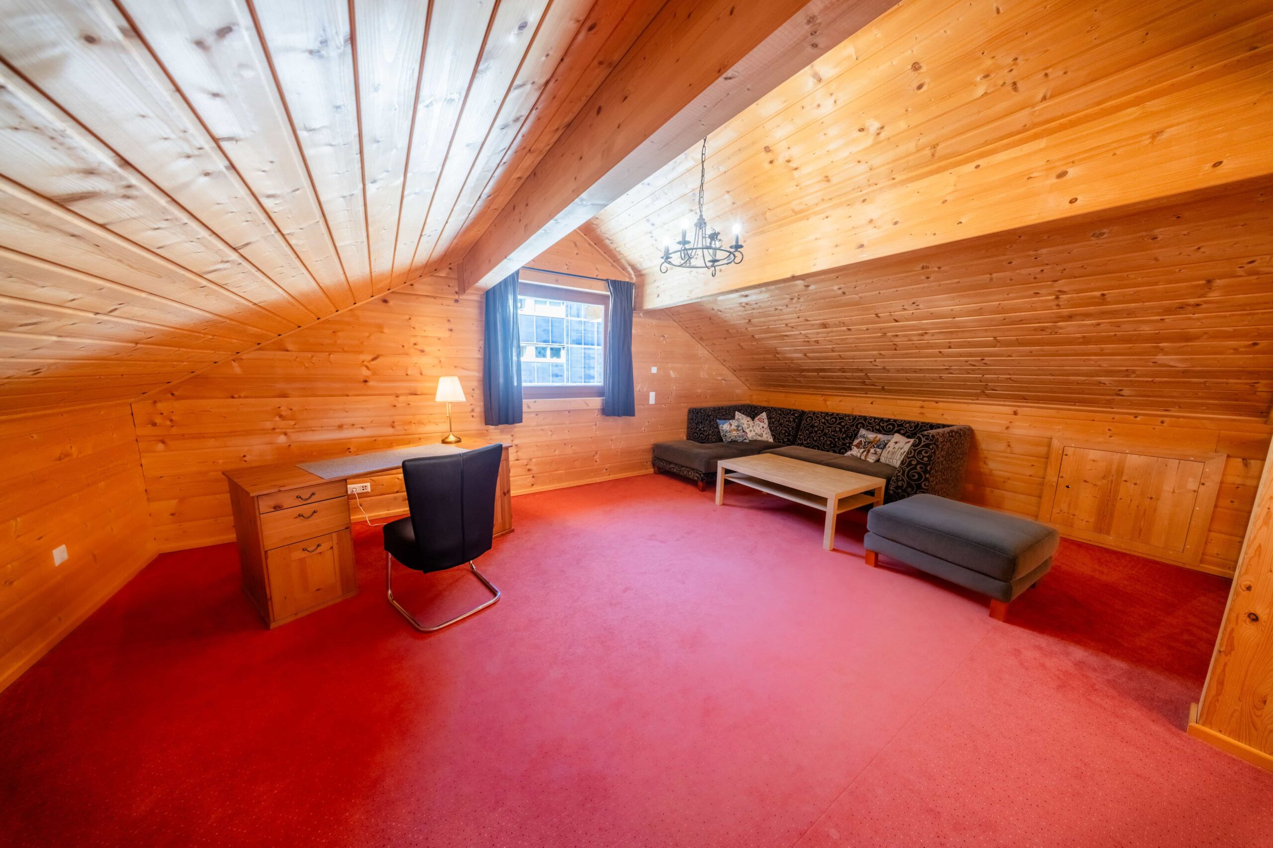 Studio with Desk and Couch in the Lodge in St. Anton